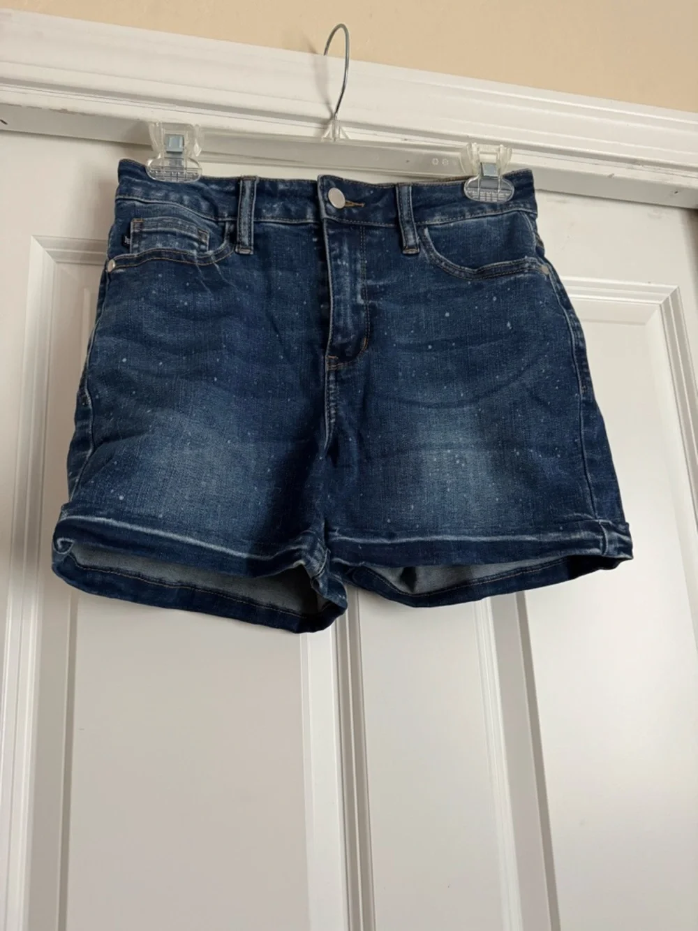 Judy Blue Small Dark Wash Sprinkled Acid Washed Denim Blue Jean Shorts JB150081 - Picture 1 of 6